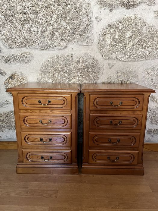 Conjunto mesas de cabeceira + comoda com espelho