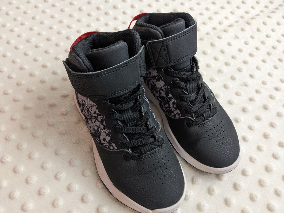 Кроссовки детские черные tarmak 29 размер 18.5 см