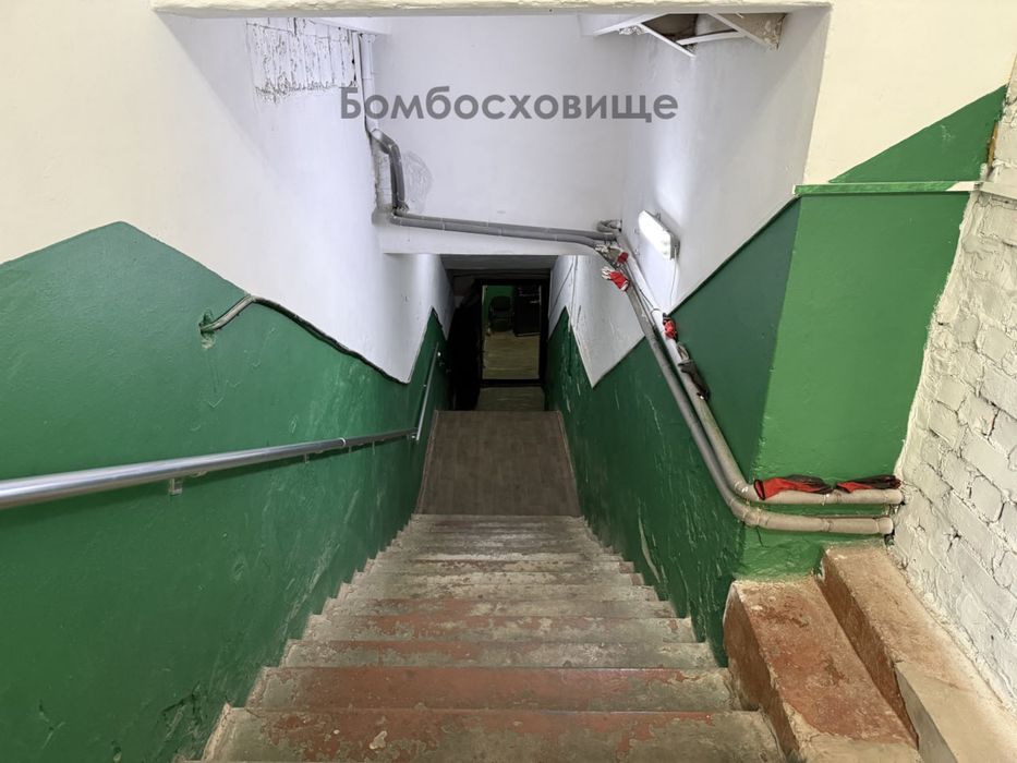 БЕЗ % Оренда офісу 670 м², вул. Василя Макуха 1, 10 хв від метро Шулявська, є парковка, закрита територія, бомбосховище. Поруч Цедіка, Дегтярівська