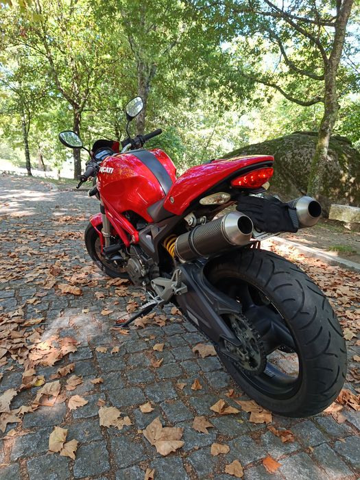 Ducati  Monster 696 (2009)    Vendo ou troco por automóvel.