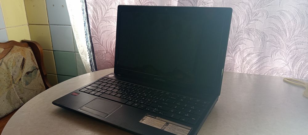 Ноутбук  eMachines  Е642G