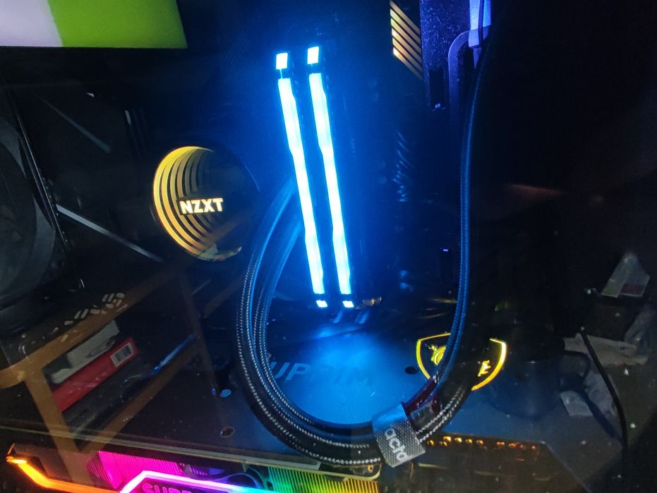 Vendo 16GB [2x8GB 3600MT/s] Memória Ram DDR4 Corsair Vengeance RGB PRO