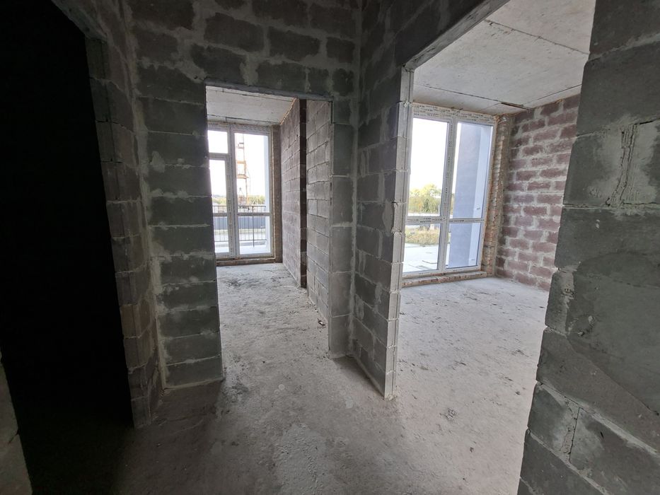 Продаж котеджу з міськими комунікаціями і енергонезалежностю