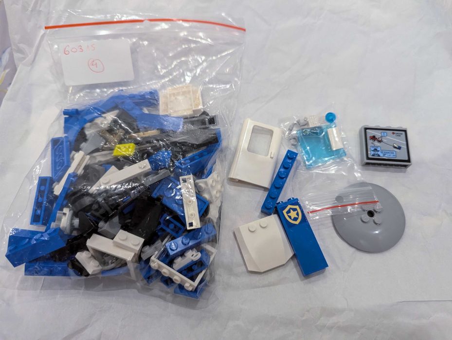 LEGO City 60315 Mobilne centrum dowodzenia policji