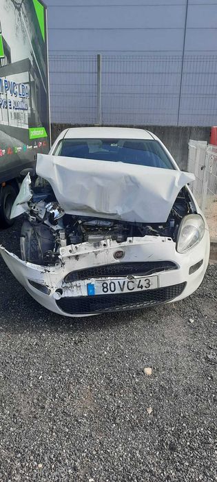 Fiat punto acidentado
