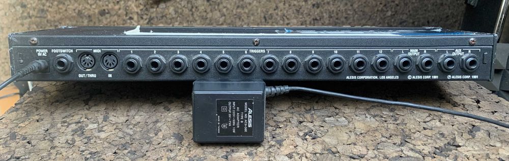 Módulo para bateria eletrónica - Alesis D4