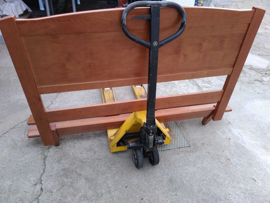 Cama de casal + estrado