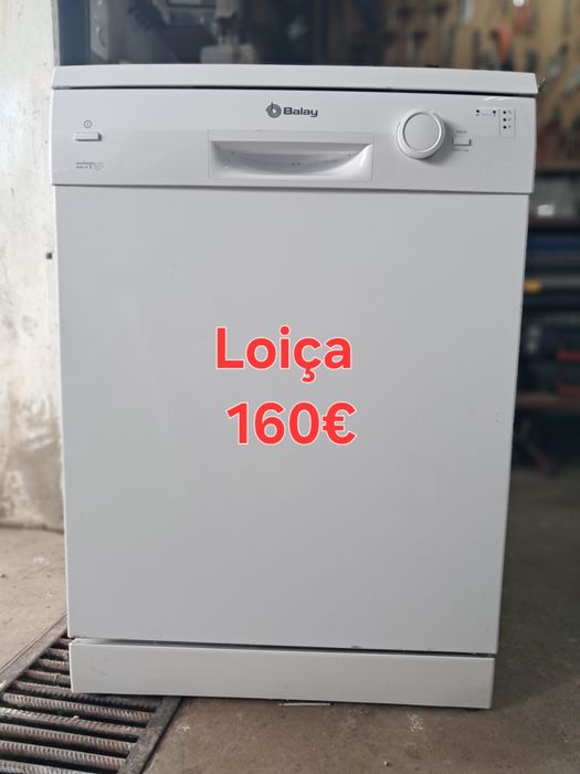 Várias máquinas de lavar loiça