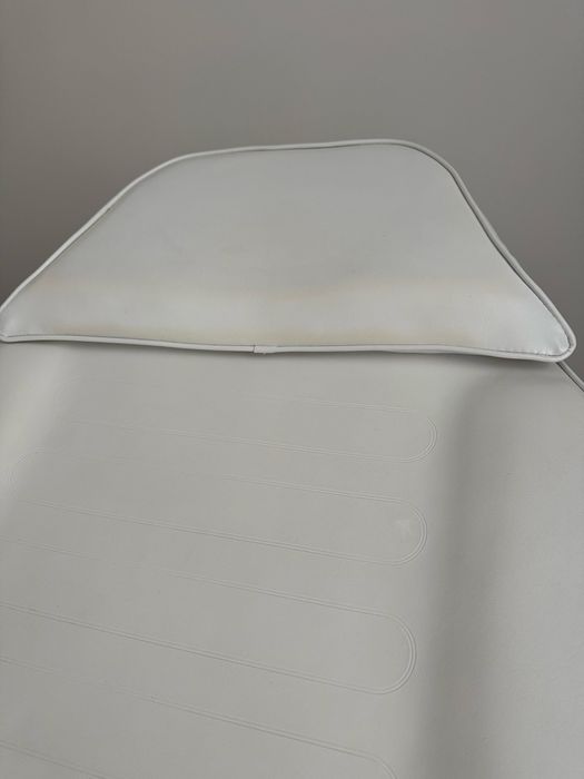 Кушетка косметологічна масажна