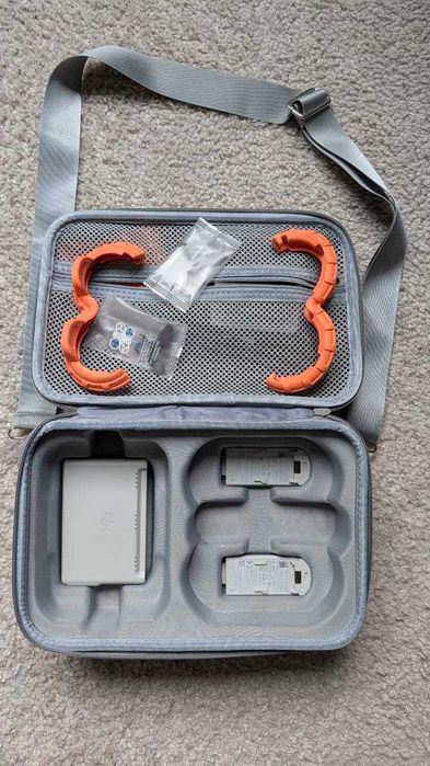 DJI Neo - Pack com 3 Baterias e 2 Malas