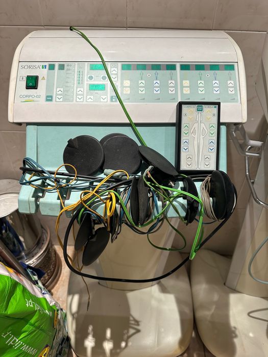 Máquinas  electroestimulacao e limpeza pele