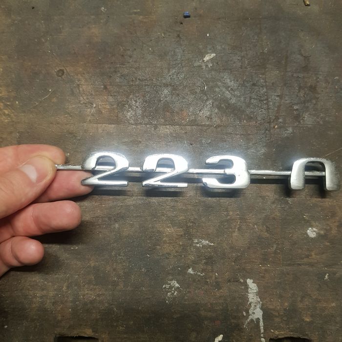 Emblemat klapy warszawa 223 a