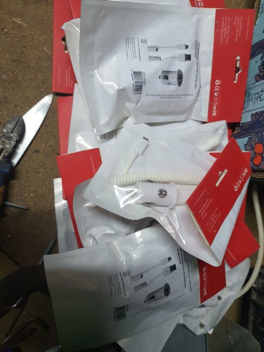 Carregadores para carregar Telemóveis ao isqueiro do carro