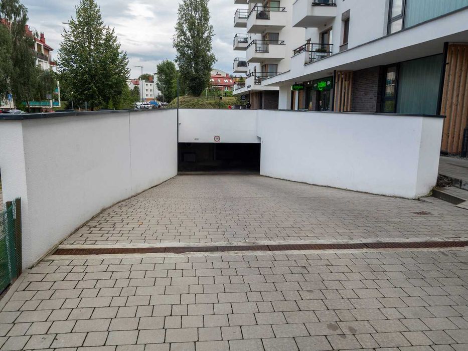 Miejsce postojowe w garażu podziemnym ul Baśniowa 11 - Widok 2