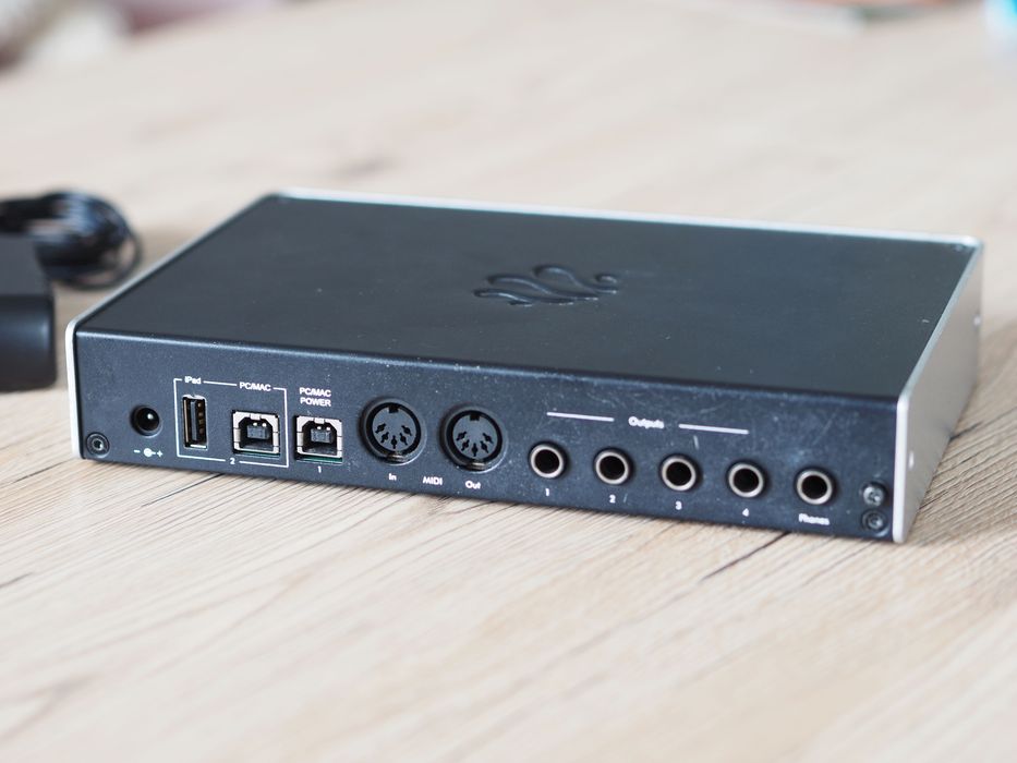 Interfejs audio iConnectAudio2+ z oryginalnym zasilaczem
