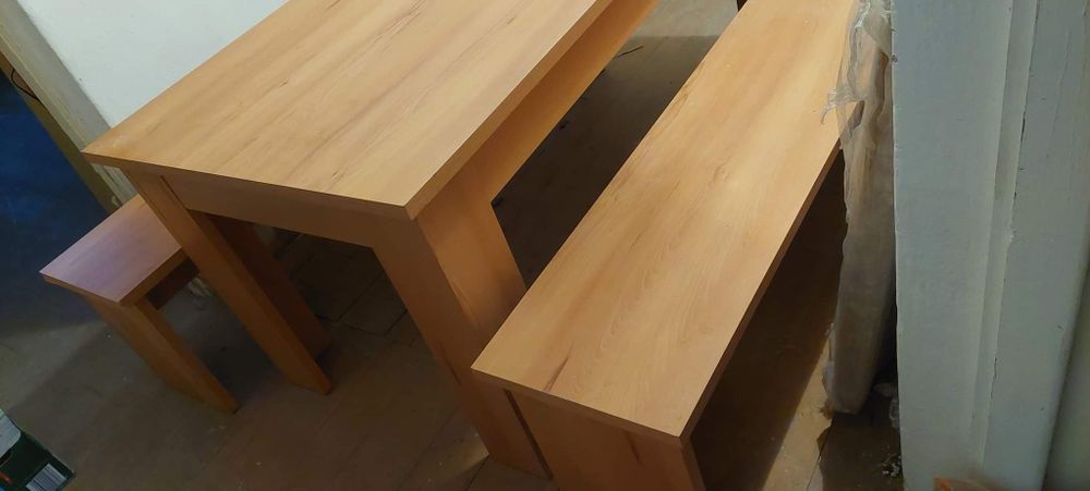 Zestaw kuchenny  stół i dwie ławeczki olcha