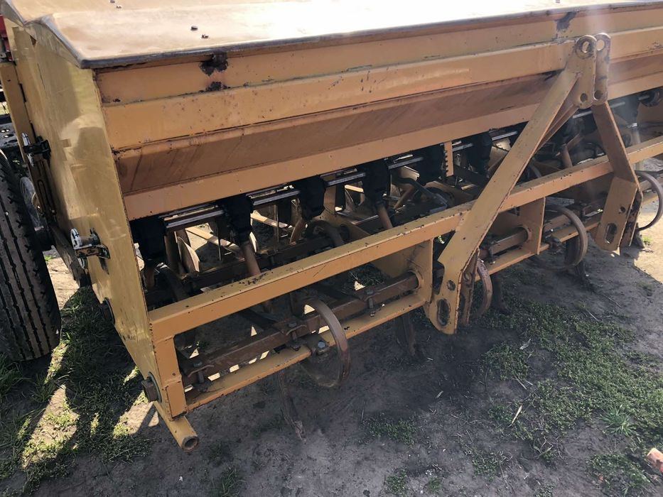 Продам с/г техніку культиватори сівалки плуги преси