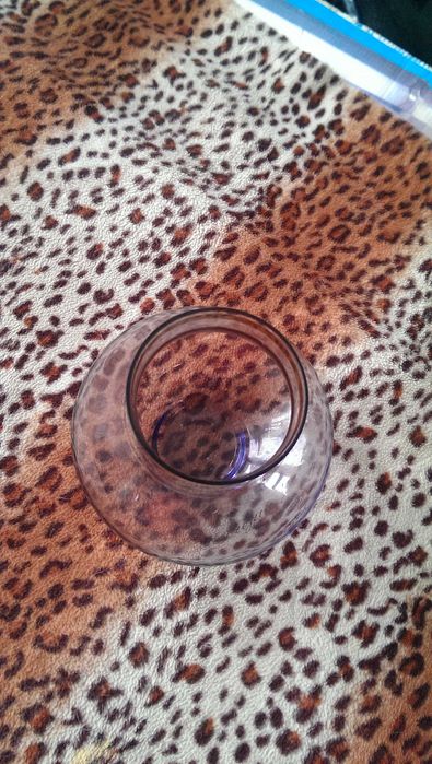 Винтажная ваза из цветного стекла с позолотой 1965 год сервантое хране