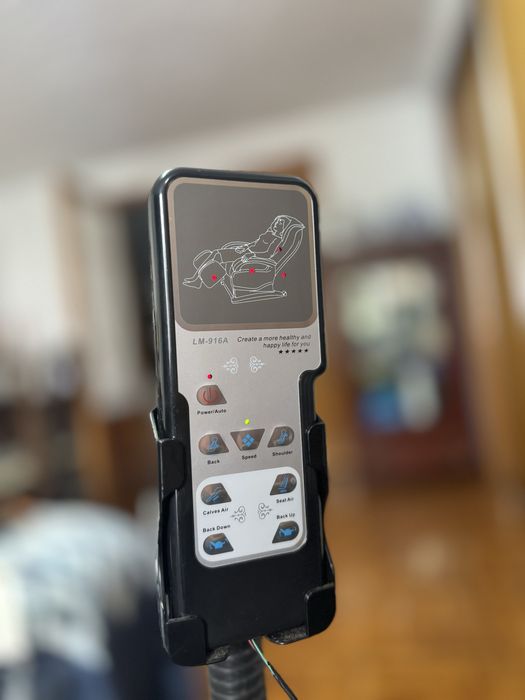 Vendo cadeirao de massagem LM-916A