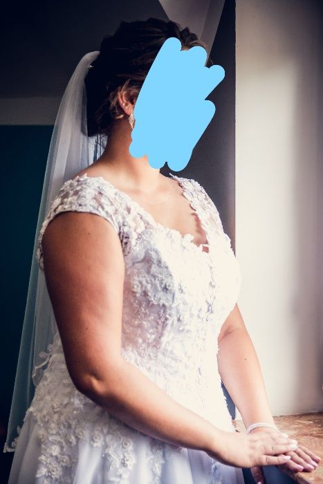 Suknia ślubna - śnieżnobiała