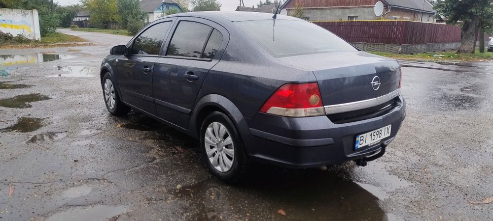 ТЕРМІНОВО Opel Astra 2008р