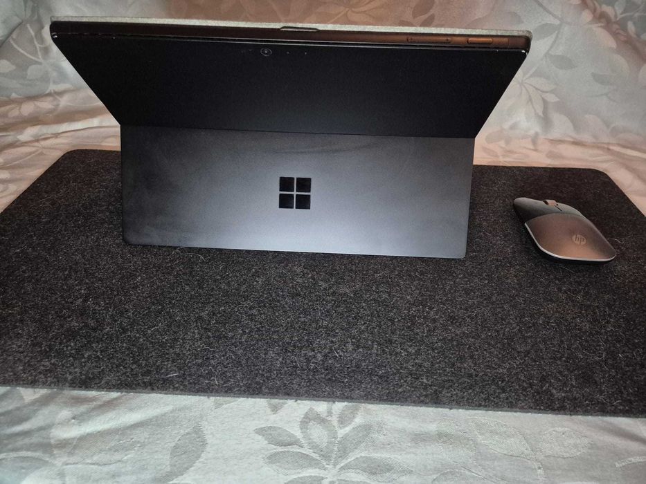 Portátil Microsoft Surface Pro 6 capa Platina | i5 8th Gen | 8GB RAM  | 256GB SSD + 512GB micro SD