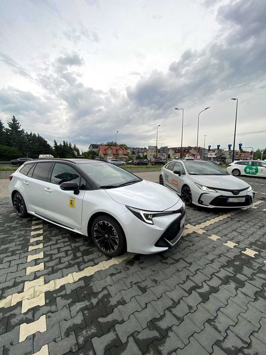 Wynajem TAXI LUBLIN Toyota Corolla, Prius, Fabia BOLT UBER FN z OC