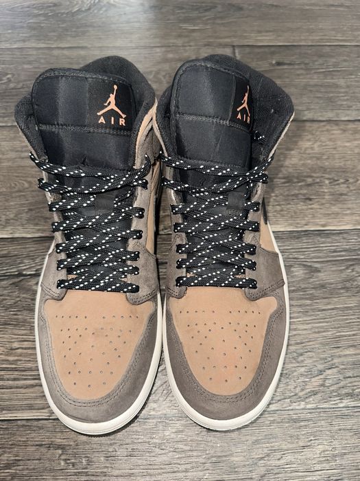 Кросівки NIKE AIR JORDAN 1 MID SE