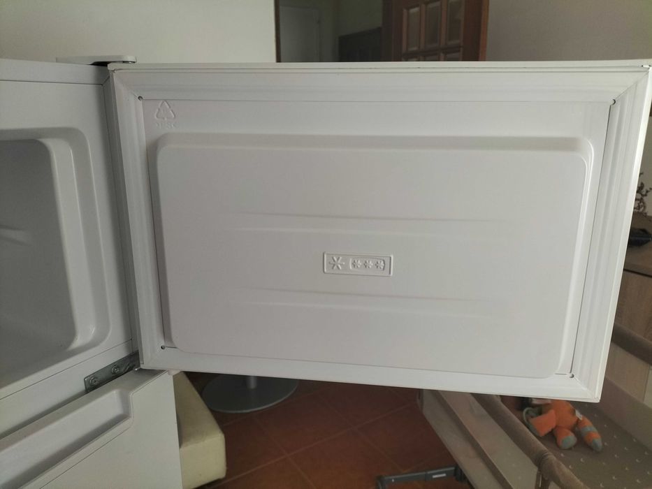 Frigorífico Combinado Kunft Pouco Uso