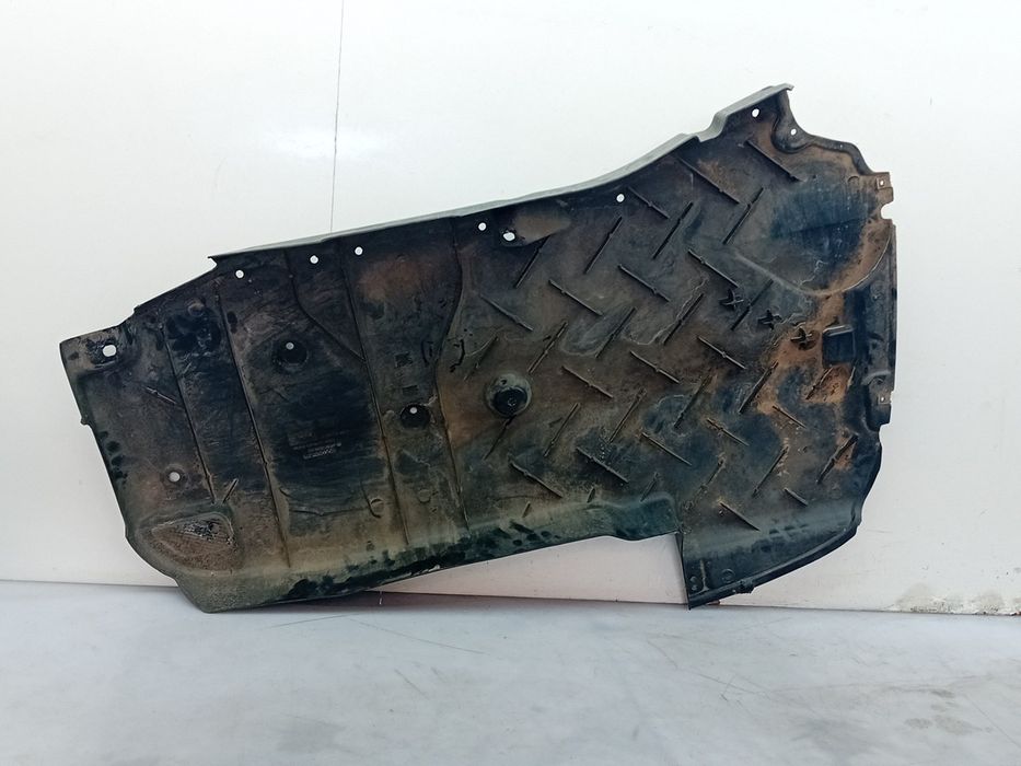 Blindagem inferior do motor MERCEDES-BENZ Classe C (W205)