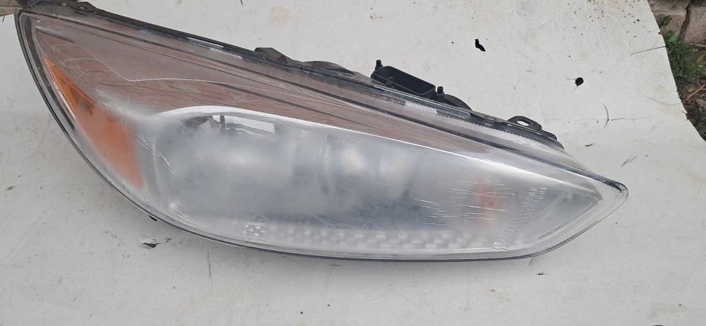 Продам фару Ford Focus 3