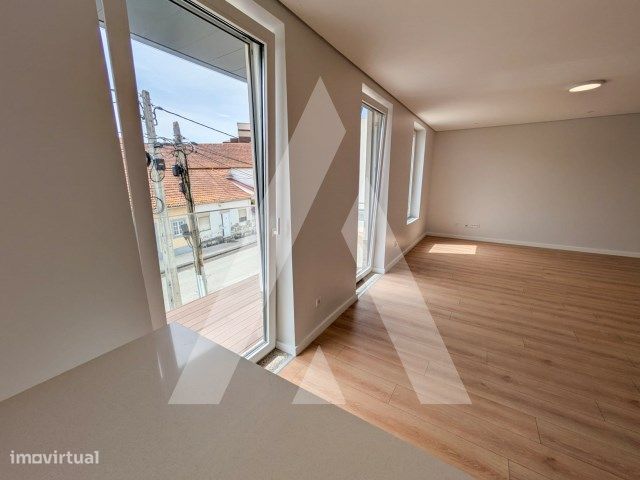 Apartamento T3 Moderno no Coração de Esgueira!