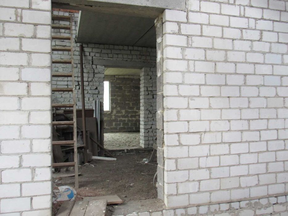 Продаж будинку поблизу міста
