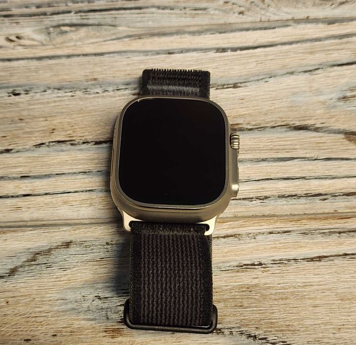Apple Watch Ultra 2 49mm Trail Loop Black | 420$ | EmojieStore