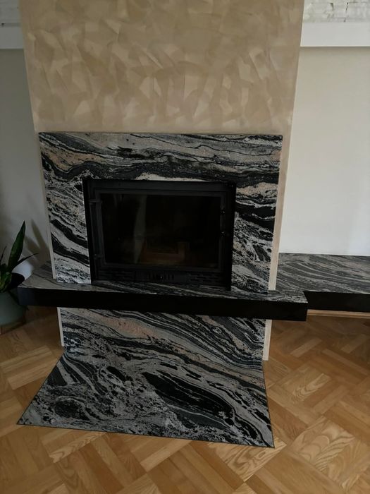 Granit z rozebranego kominka