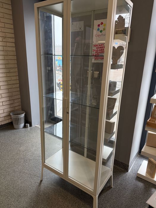 Szklana szafka na sprzedaż