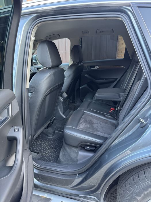 Audi Q5 2012 2л дизель Quattro
