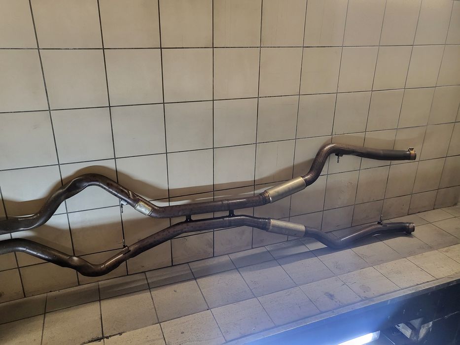 Tlumik bmw x5 M pakoet