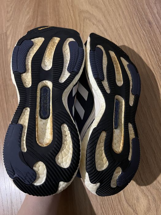 Чоловічі кросівки Adidas SOLARGLIDE 6 .