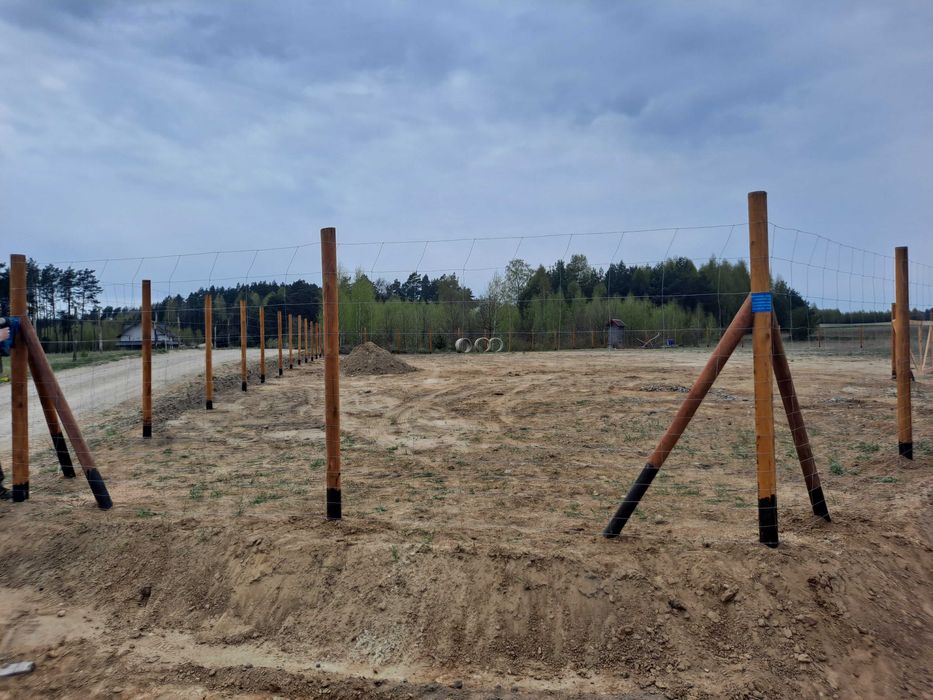 ogrodzenie budowlane tymczasowe  leśne pola upraw siatka leśna