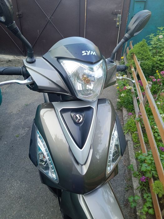 Продам скутер Sym Symphony ST 200.