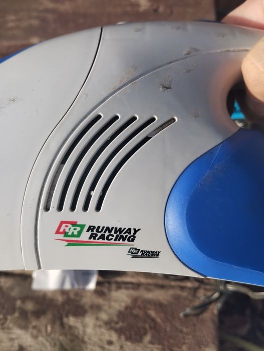 Автопилисос майже новий