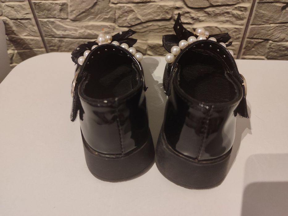 Туфельки для дівчинки