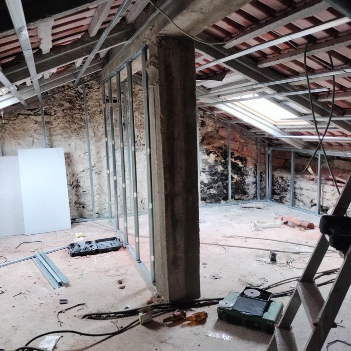 Reparação de telhados, remodelações gerais, Pladur e pintura