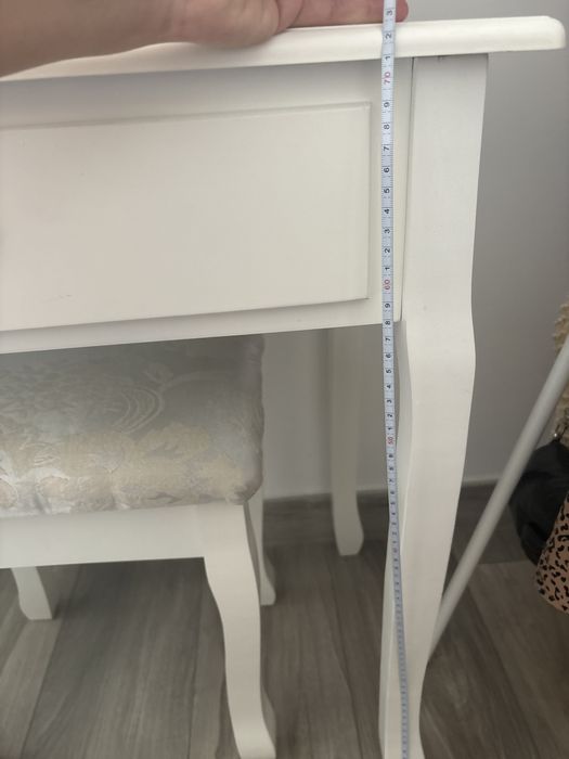 Продам туалетный столик