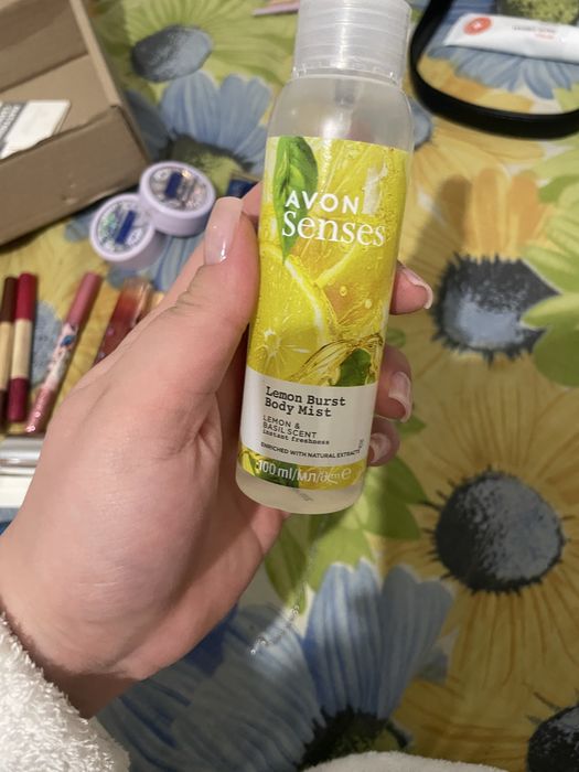 Косметика, парфуми, шампуні, прикраси