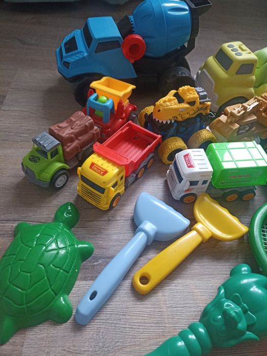 Іграшки для піску, машинки,бетонозмішувач