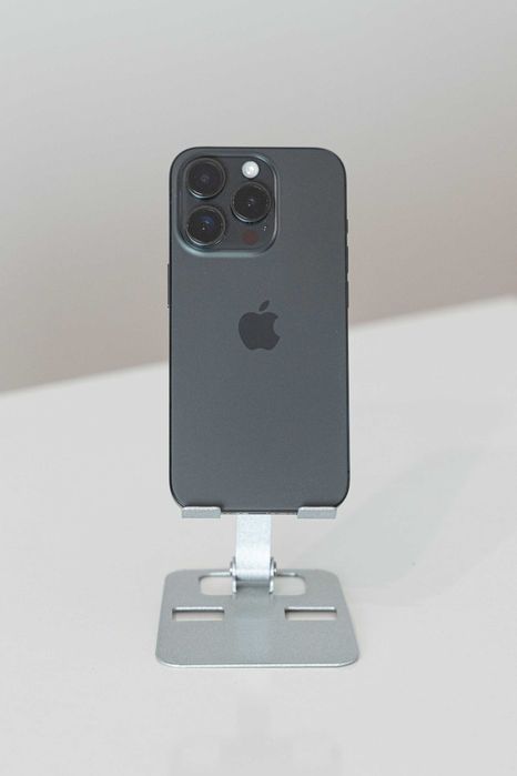 Iphone 15 Pro com Fatura e Garantia (Rádio Popular)