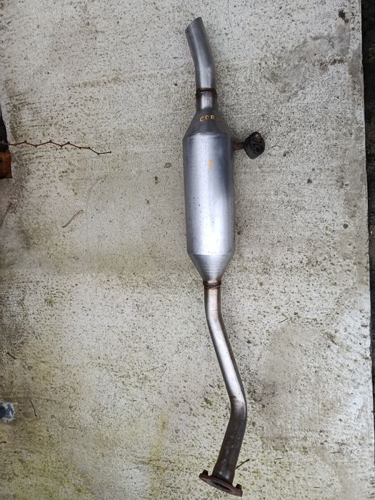 45тис.км глушитель бочка Toyota Corolla 150 задня частина глушника