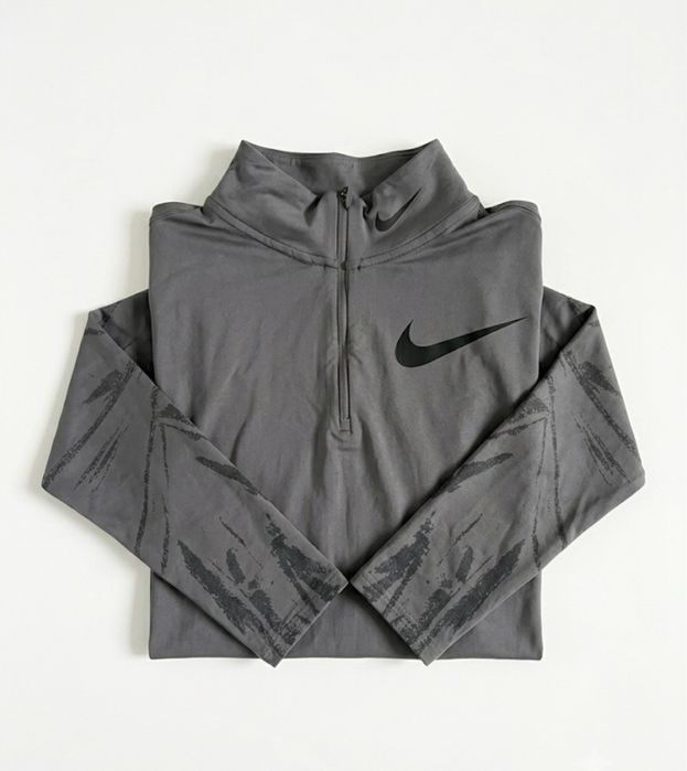 Кофта Nike.